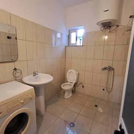 Simple And Cozy 公寓 地拉那